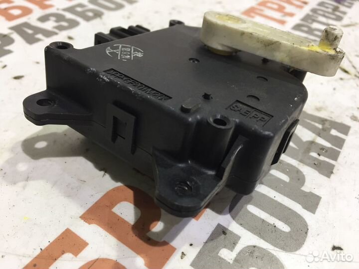 Мазда 3 Сервопривод заслонки печки