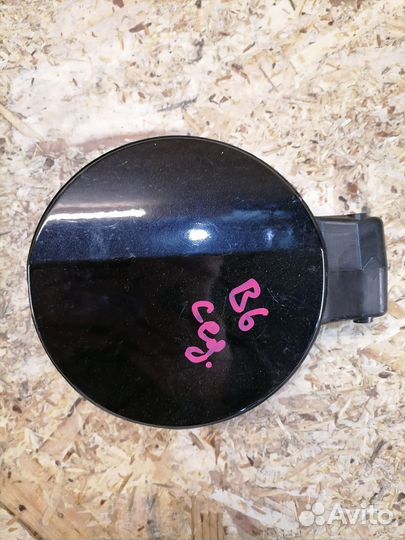 Лючок бензобака Volkswagen Passat B6