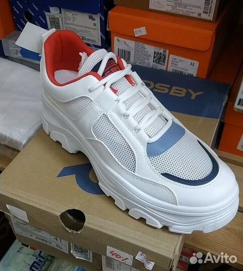 Кроссовки женские 41