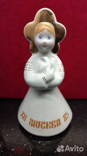 Фарфоровая статуэтка 
