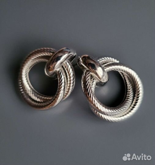 Стильные серьги