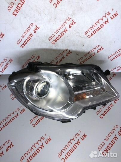 Фара галогеновая правая Volkswagen Touran BMY 2008
