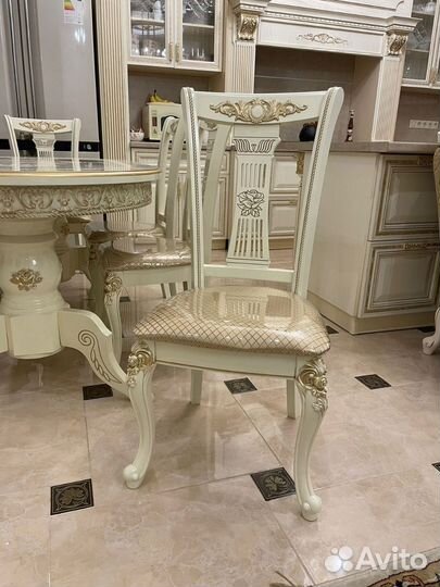 Столы и стулья новые