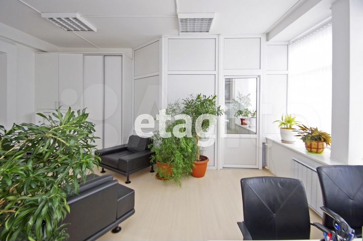 Офис в центре с арендаторами 113.8 м²без комиссии