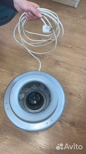 Продам канальный вентилятор 250