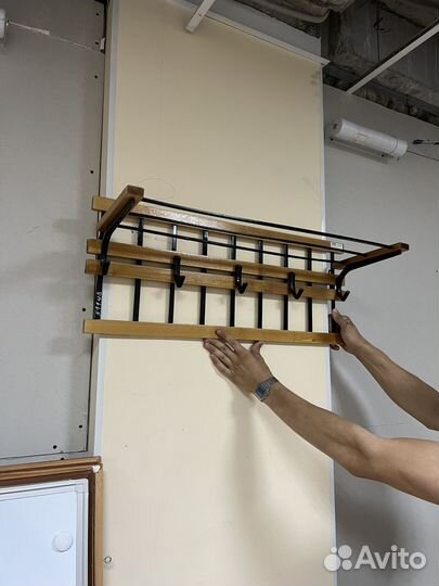 Вешалка настенная