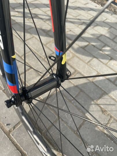 Карбоновый шоссейный велосипед specialized