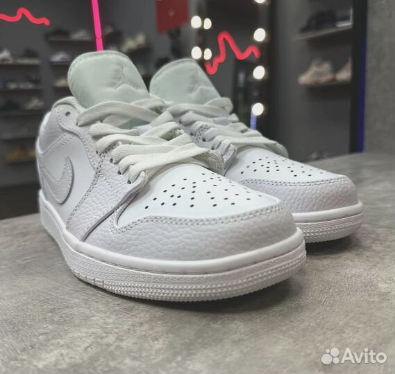 Кроссовки женские Nike Jordan 1 Low