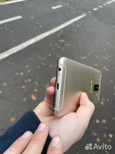 Samsung Galaxy A6+, 3/32 ГБ