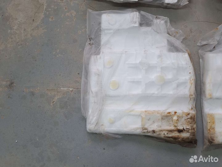 Наполнитель пола пенопластовый на Nissan Tiida C11