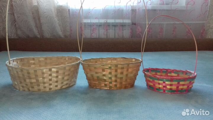 Шишки и подарочная Корзина плетеная с ручкой, 4 шт