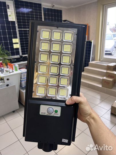 Фонарь на солнечной батарее 150Вт