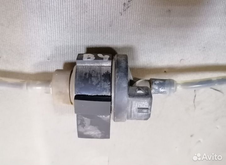 Клапан бензобака воздушный 2.8 VW Passat B4 1995