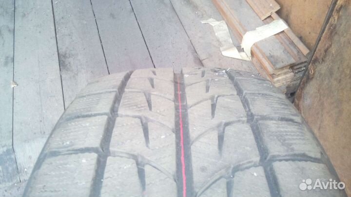 Bridgestone Blizzak WS-60 235/45 R17