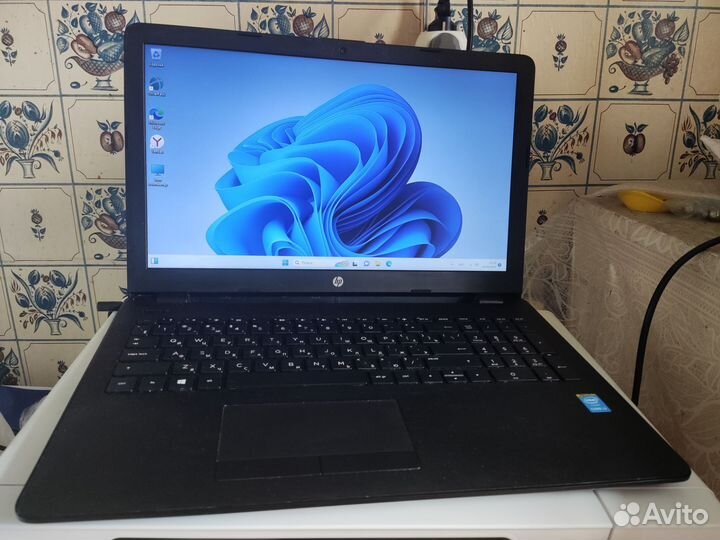 HP для работы i3-5005u 4Гб озу Win11