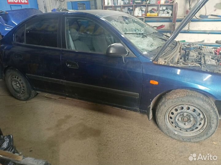 В разборе Hyundai Elantra 3 XD2 2003-2010