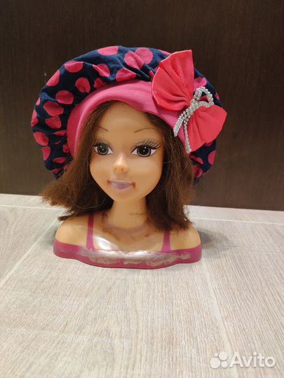 Набор детских шапок и жилетка