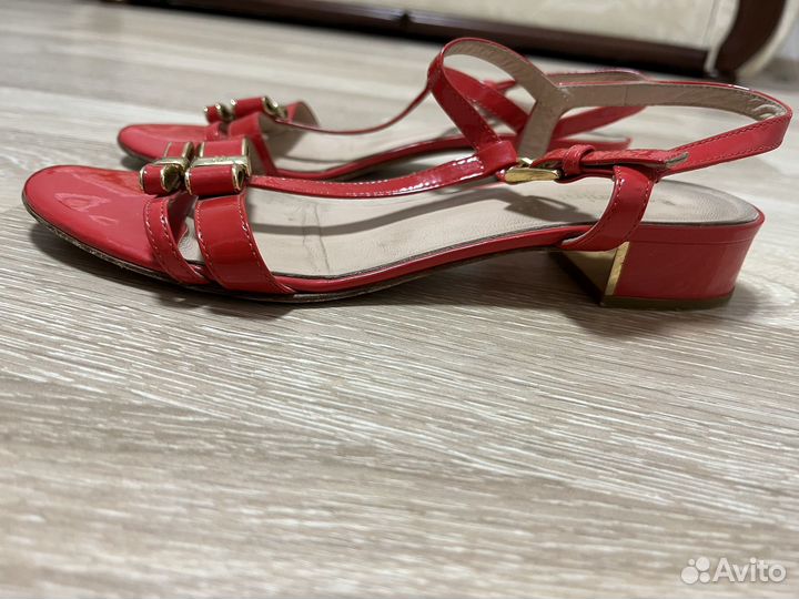 Босоножки женские