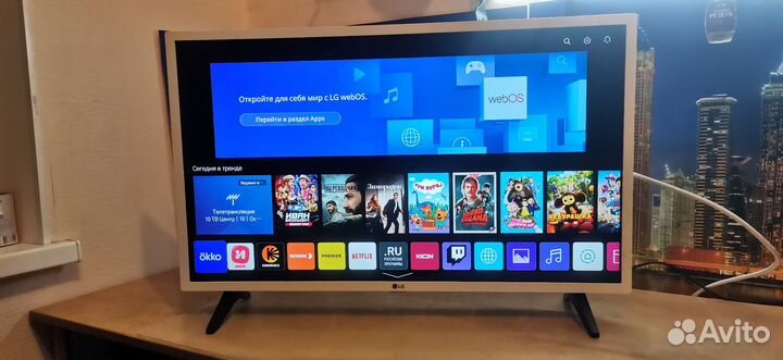 LG Смарт телевизор 81cm