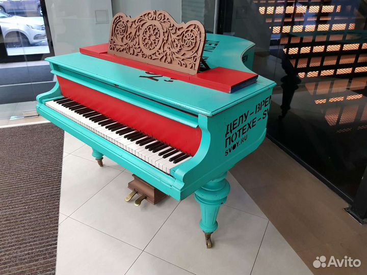 Рояль интерьерный