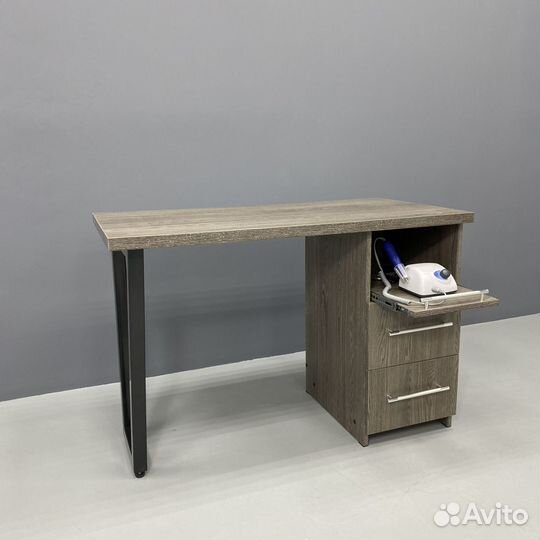 Маникюрный стол новый