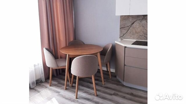 Стол и стулья для кафе и ресторана