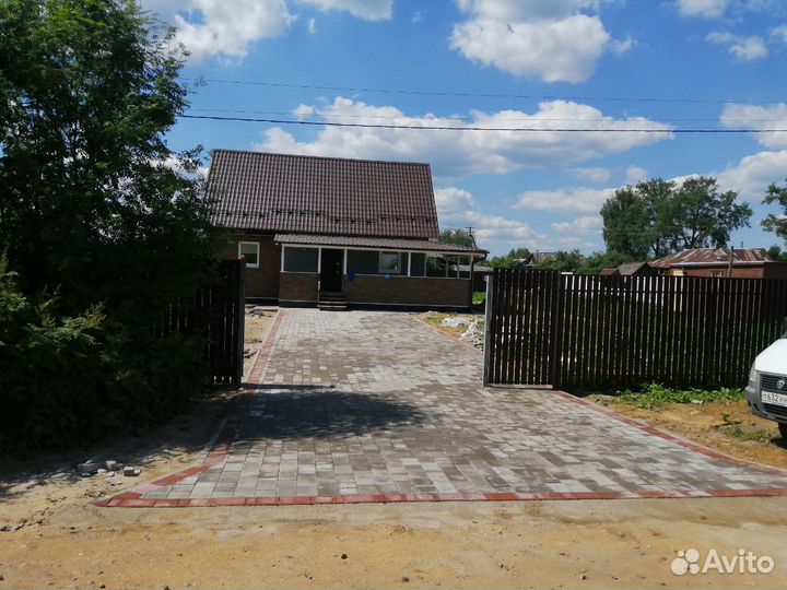 Выложим брусчатку, бордюры