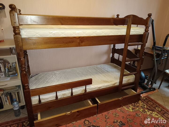 Двухъярусная кровать бу с матрасами