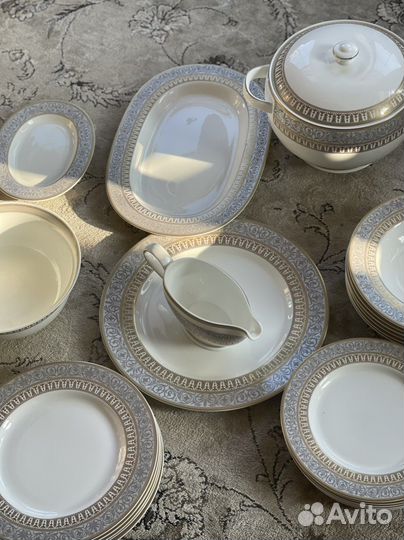 Обеденный сервиз костяной фарфор Royal Bone China