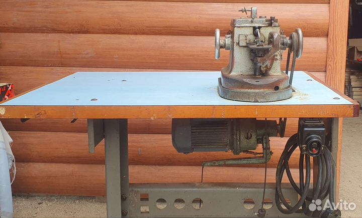 Скорняжная швейная машина