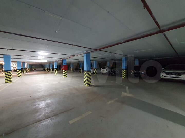 Машиноместо, 18 м²
