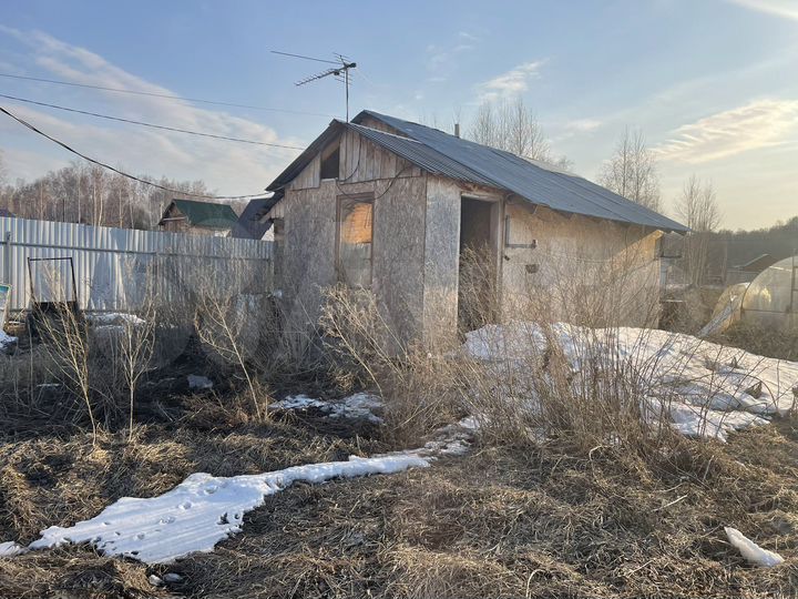 Дом 31 м² на участке 4,7 сот.