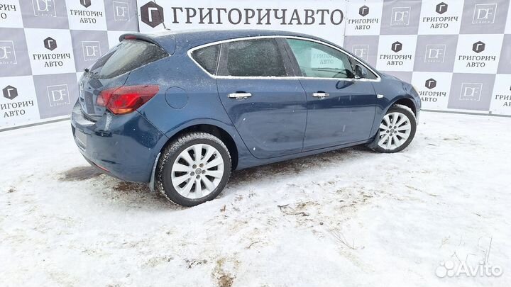 Opel Astra 1.6 AT, 2011, 244 000 км