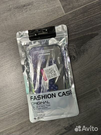 Чехол на iPhone 14