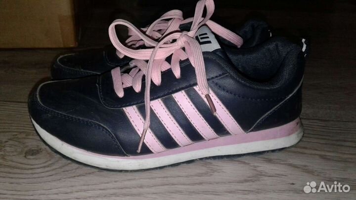 Кроссовки (36)