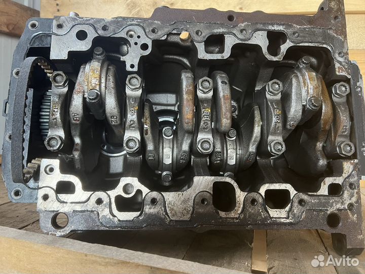 Блок двигателя Volkswagen Crafter 2.0 tdi 04l023ak