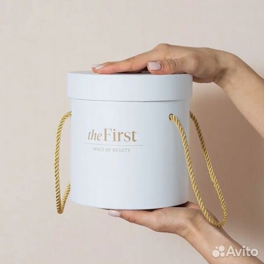 Шляпная коробка на заказ с лого