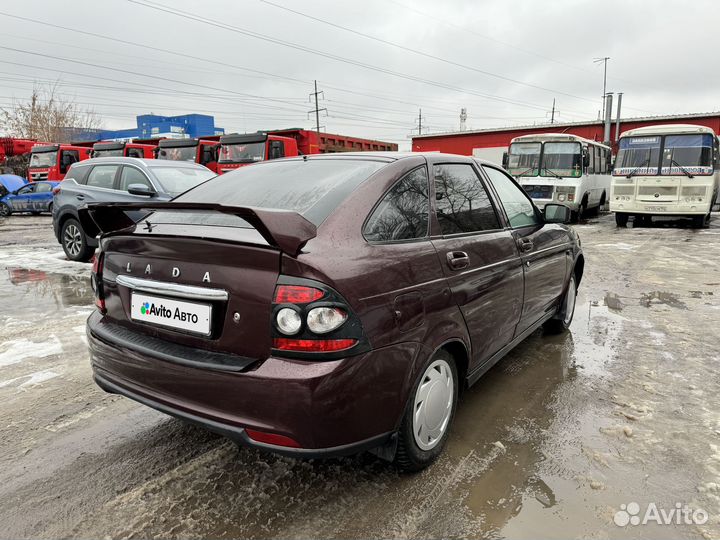 LADA Priora 1.6 МТ, 2010, битый, 200 000 км