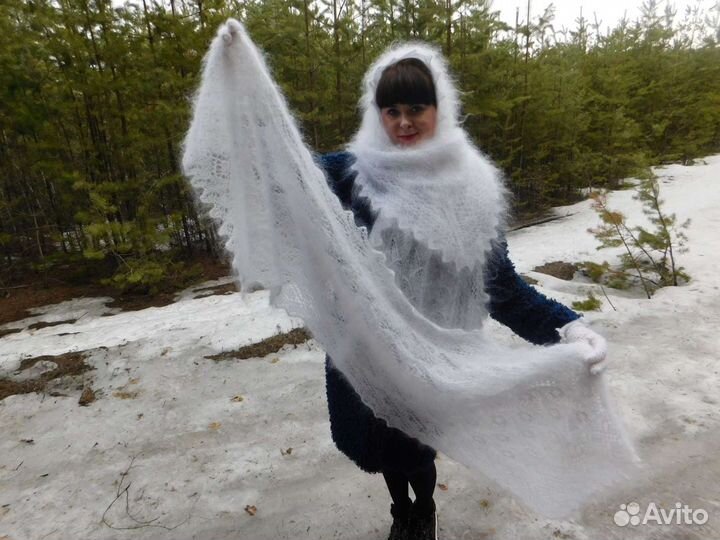 Палантин пуховый ажурный