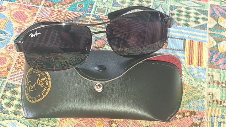 Солнцезащитные очки Ray Ban