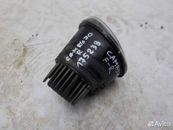 Туманка toyota camry 70 передняя правая