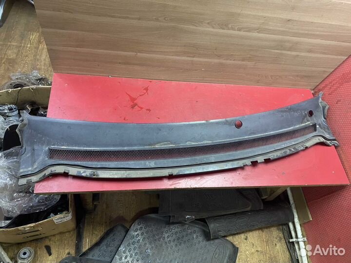 Решетка стеклоочистителей 1437467 Ford Focus 2 CB4