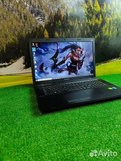 Огромный мощный игровой ноутбук Lenovo