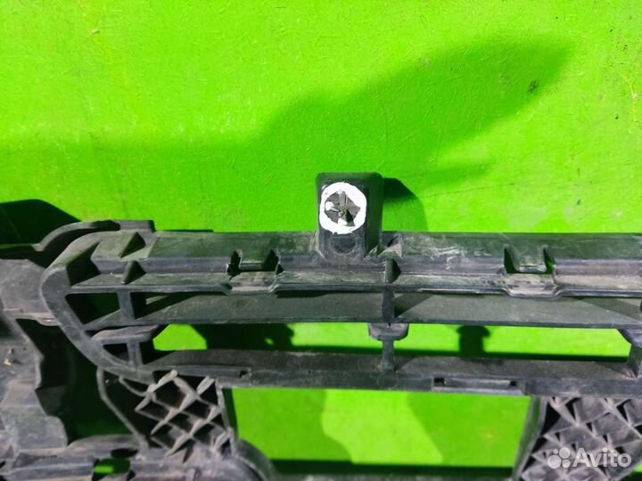 Решетка бампера Peugeot 408