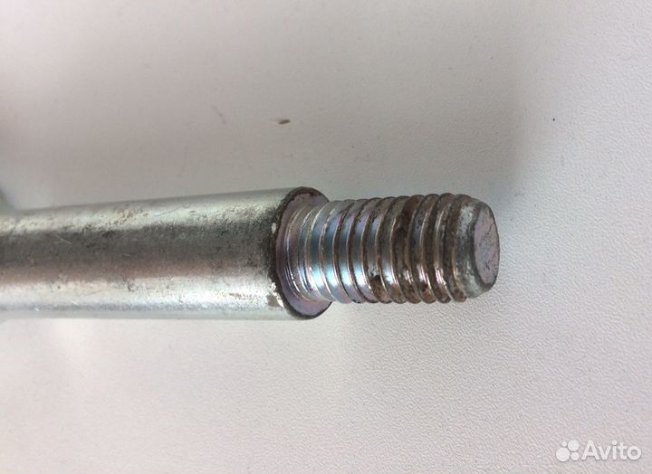 Крюк буксировочный от иномарки