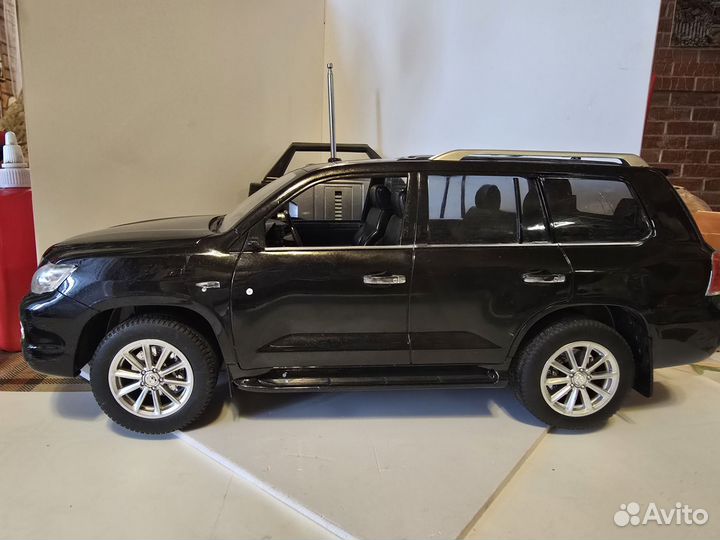 Радиоуправляемый lexus LX570