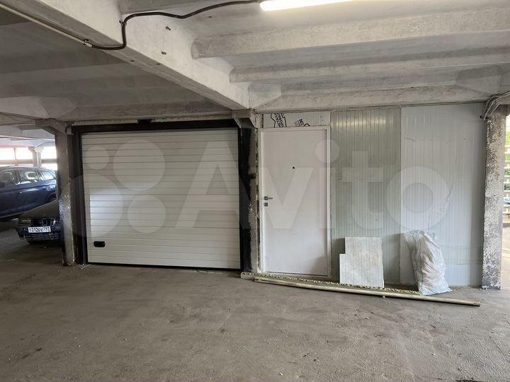 Гараж, > 30 м²