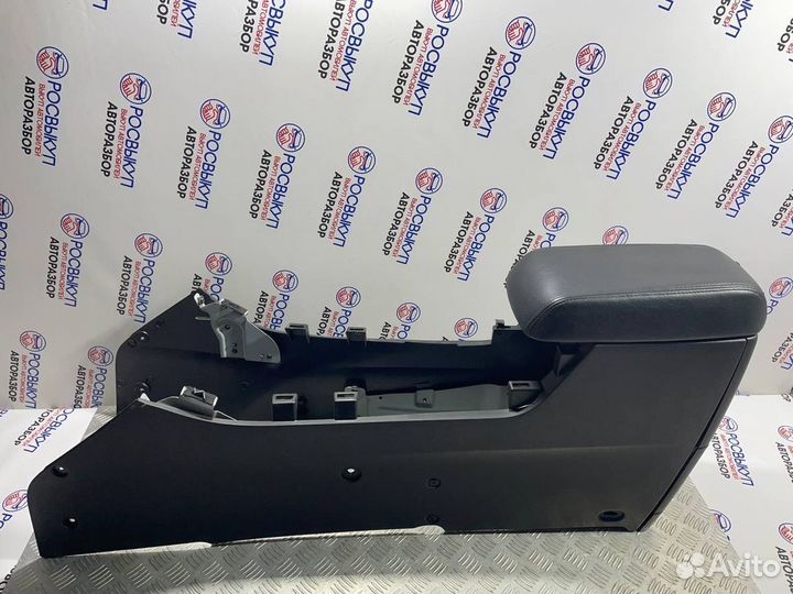 Подлокотник Ford Escape R3