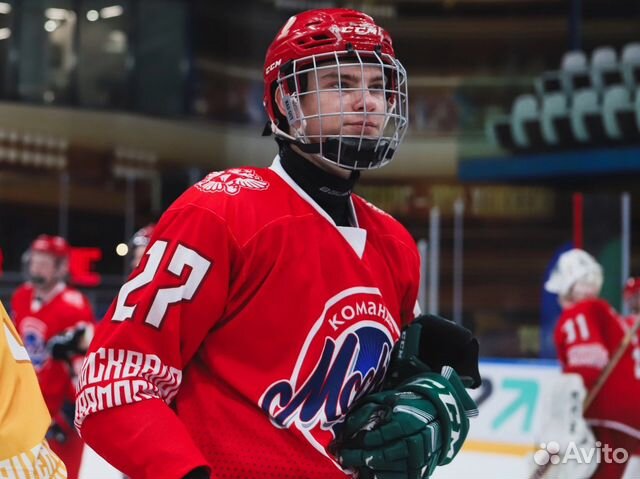 Тренер по катанию на коньках