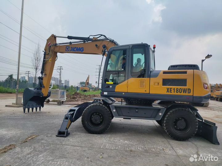 Колёсный экскаватор XCMG XE180WD, 2023